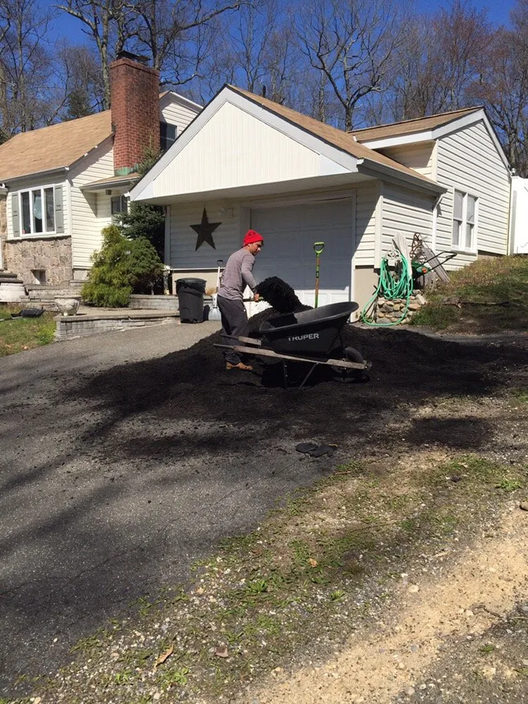 Professional outdoor landscaping experts serving Huntington Station, NY - Mike Deckelmann's Landscaping