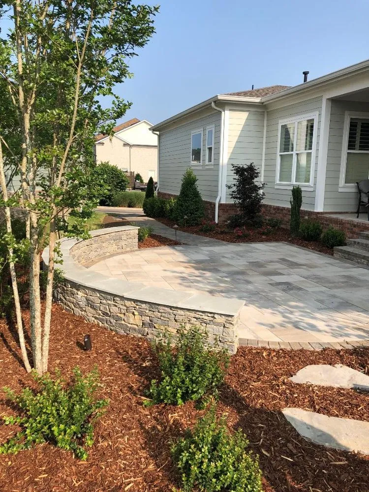 Local garden landscaping in Thompsons Station, TN - Mike Hayes & Associates