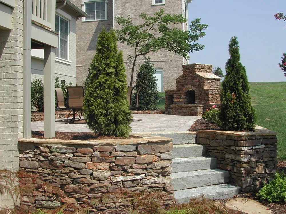 Custom landscaping services experts serving Thompsons Station, TN - Mike Hayes & Associates