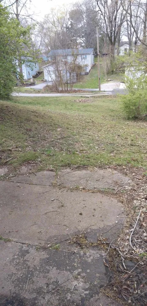 Custom lawn mowing service in Saint Louis, MO - Mike Lawn Care