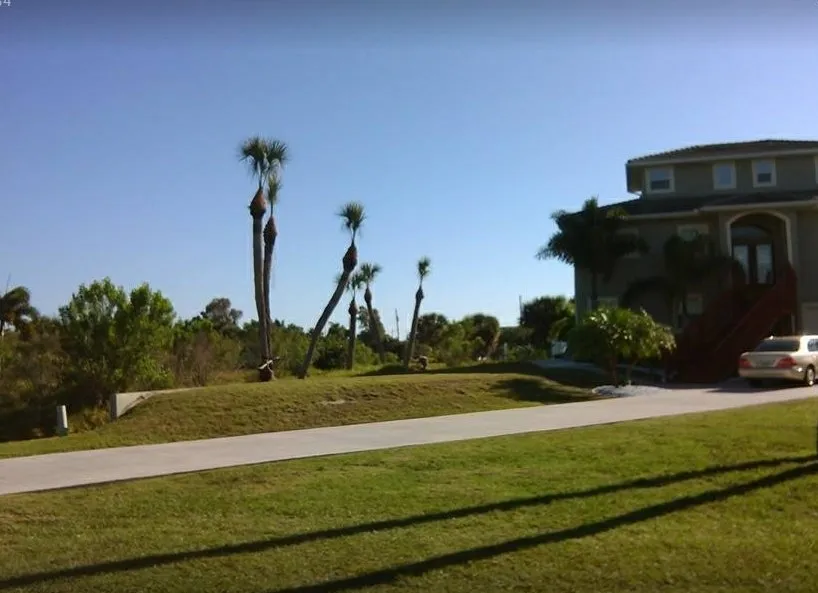 Expert lawn care service experts serving Punta Gorda, FL - Mike Lenart's Tree Service