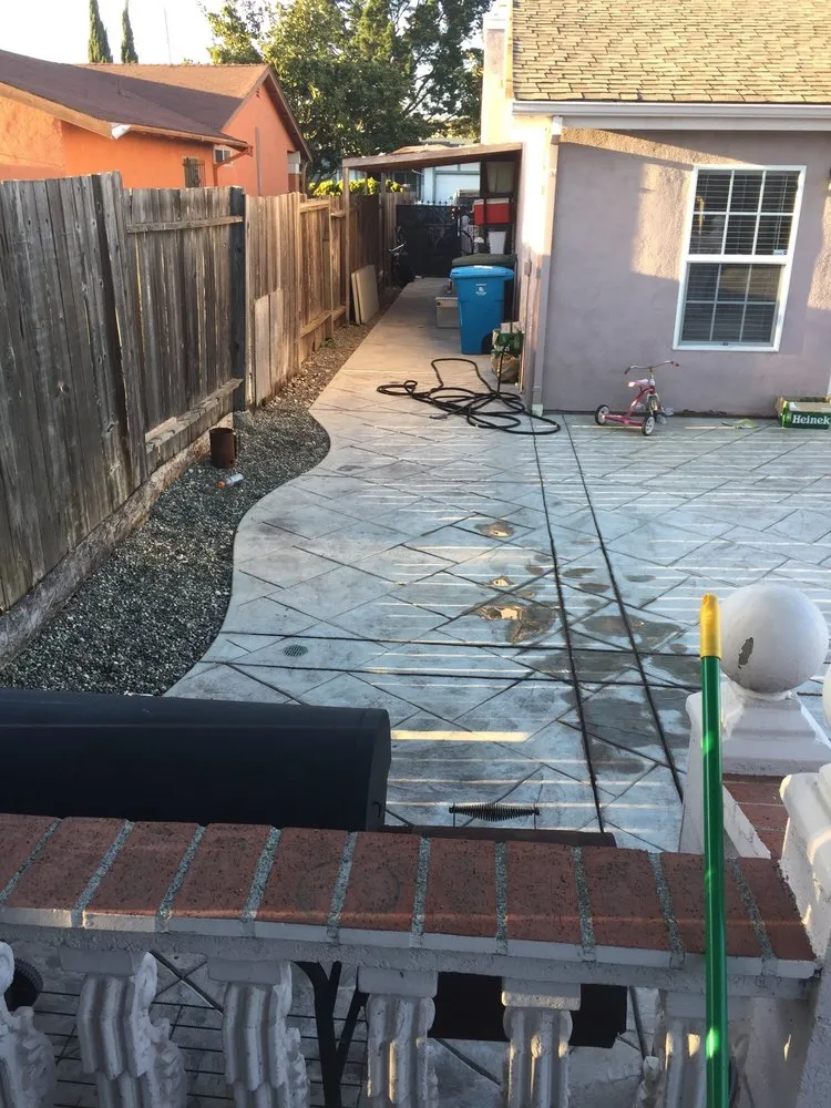 Expert lawn care service experts serving Hercules, CA - Mike Nguyen's Landscaping Company