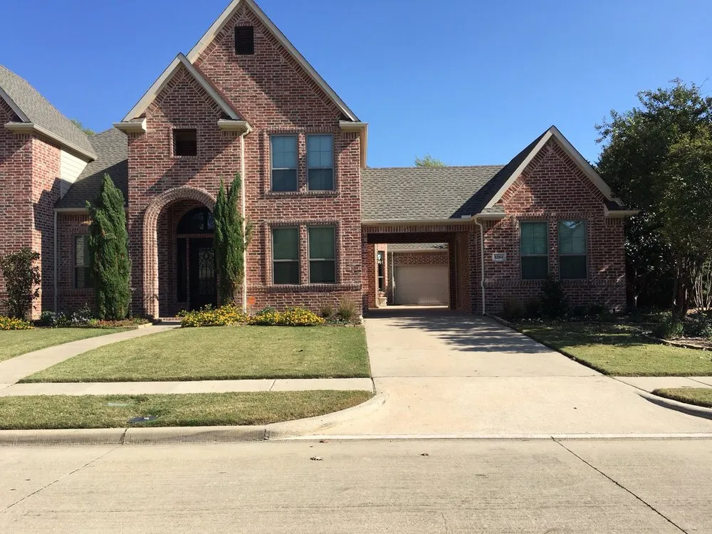 Trusted landscape design for homes in Dallas, TX by Mike Riley's Landscape