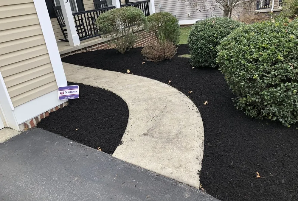 Top-rated lawn care service in Houston, PA by Mikec’s Lawncare