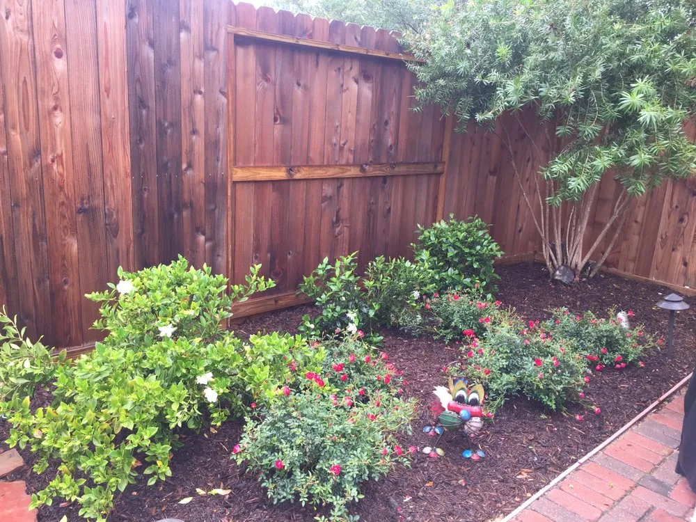 Reliable lawn care service experts serving Richmond, TX - Mike's Complete Landscaping