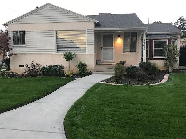 Professional yard cleanup service experts serving Burbank, CA - Mike's Custom Lawn Service