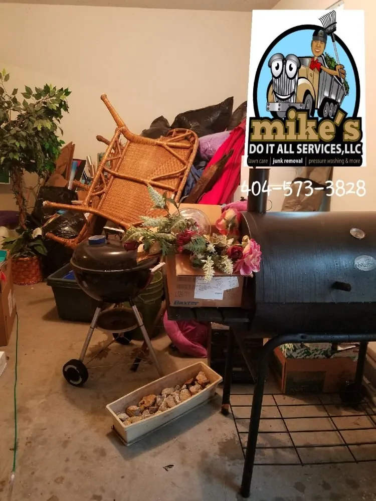 Reliable yard cleanup service in Lithia Springs, GA by Mike's Do It All Services LLC