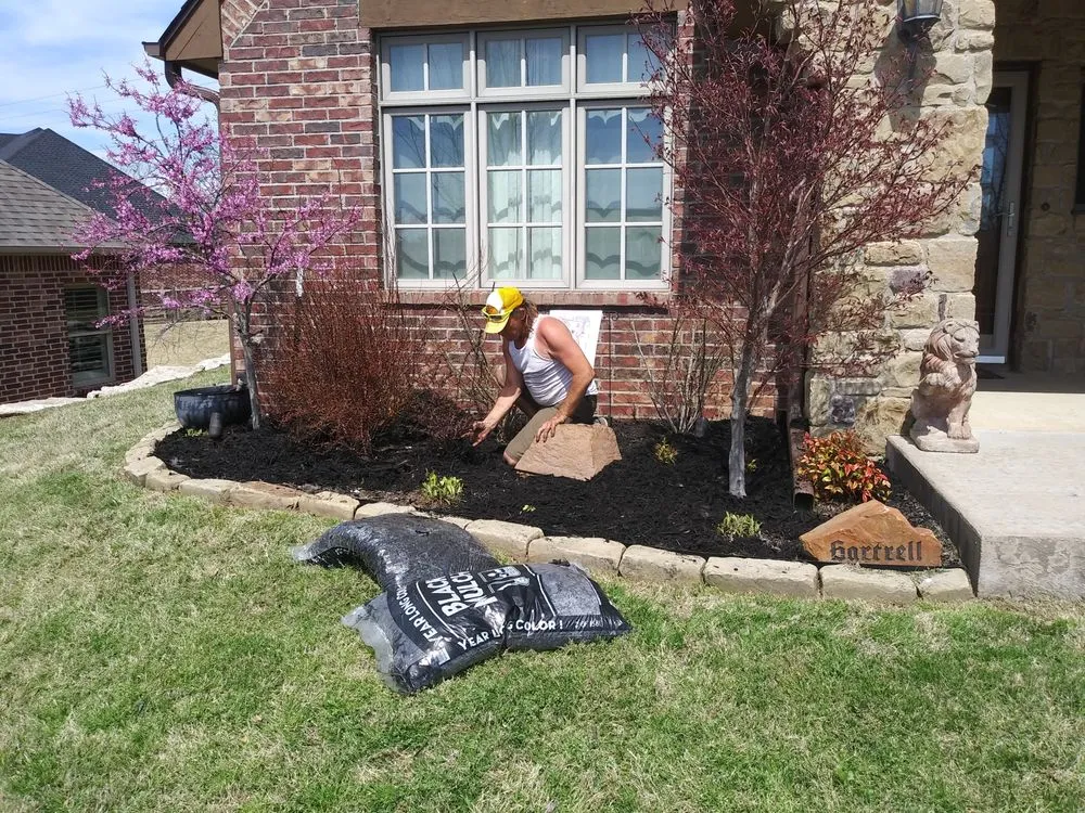 Top-rated garden landscaping in Sapulpa, OK by Mike's Flower Bed Cleaning