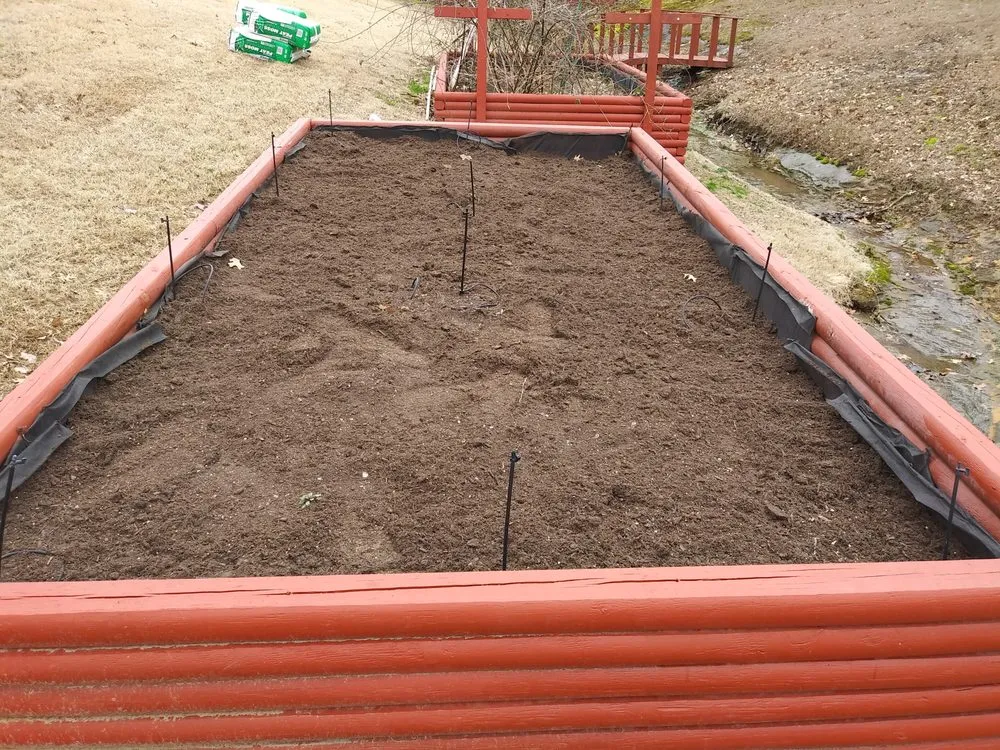 Affordable yard cleanup service for beautiful yards in Sapulpa, OK by Mike's Flower Bed Cleaning