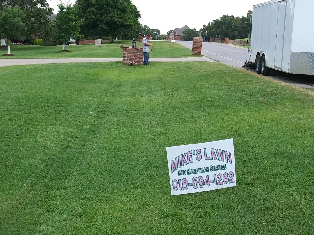 Affordable lawn mowing service in Sapulpa, OK by Mike's Flower Bed Cleaning