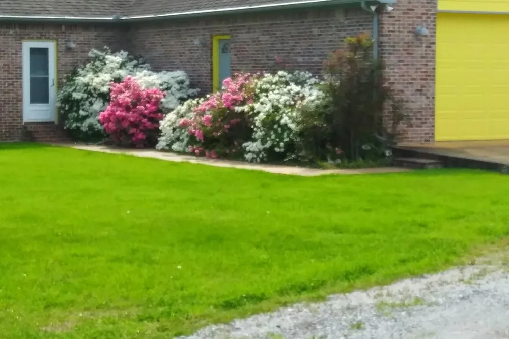 Reliable outdoor landscaping for residential properties in Sapulpa, OK by Mike's Flower Bed Cleaning