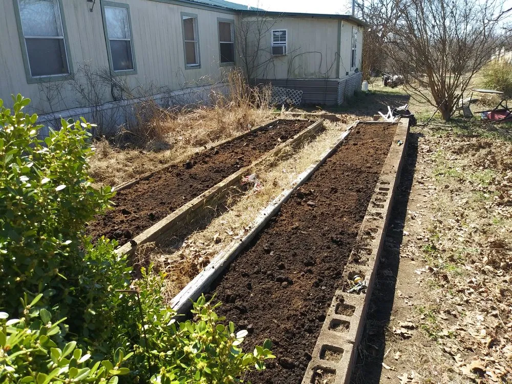 Expert outdoor landscaping in Sapulpa, OK by Mike's Flower Bed Cleaning
