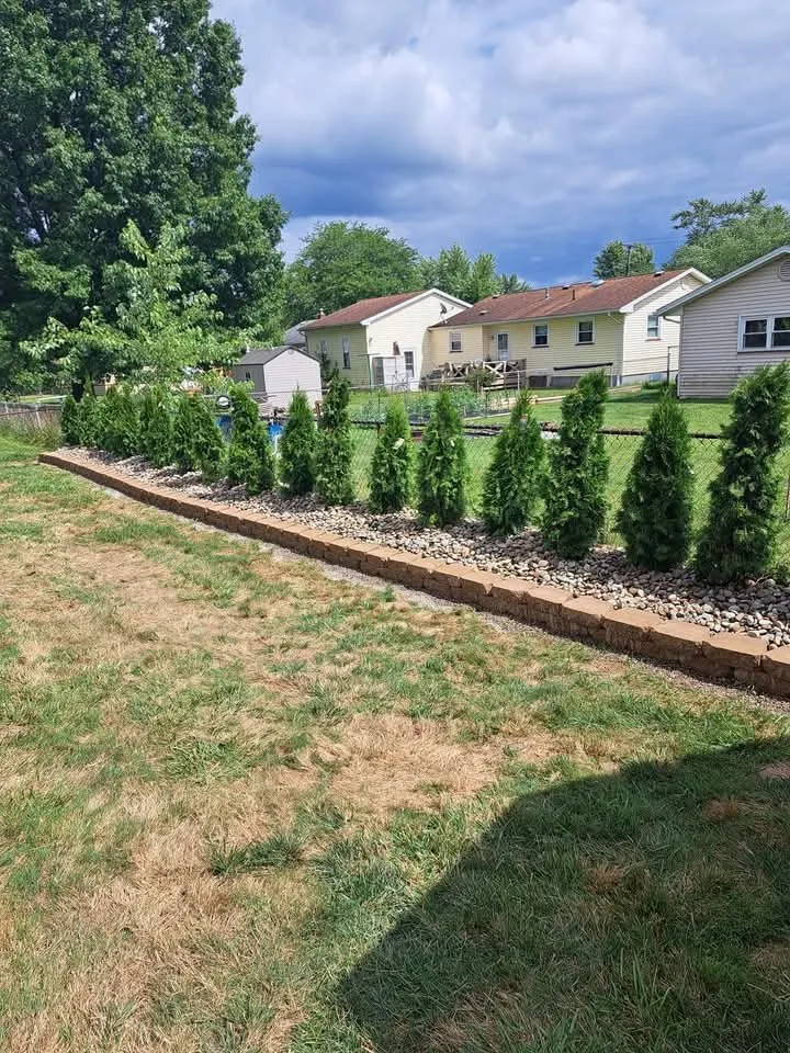 Professional garden landscaping experts serving Warren, OH - Mike's General Services
