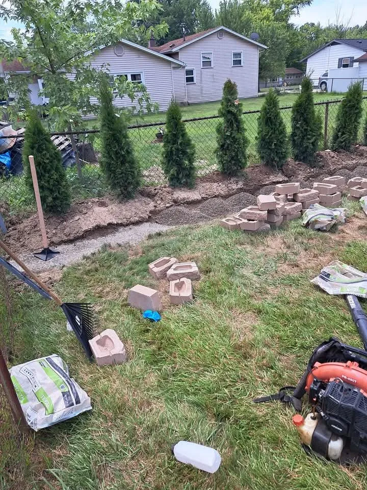 Custom residential landscaping in Warren, OH - Mike's General Services