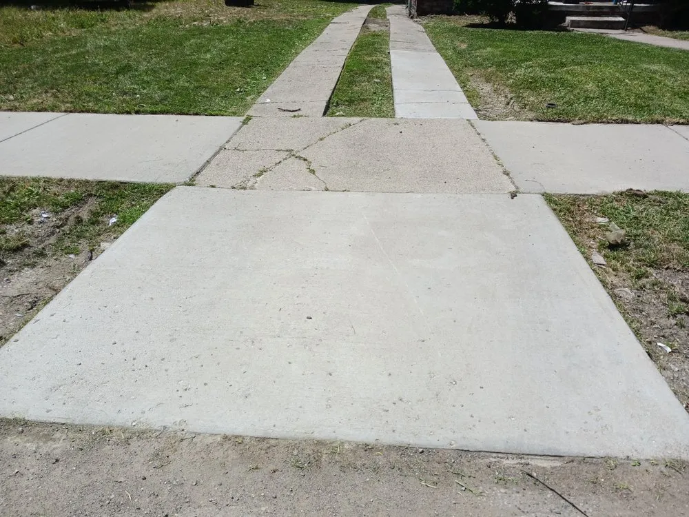 Affordable yard maintenance experts serving Hamtramck, MI - Mike's Grass Seed