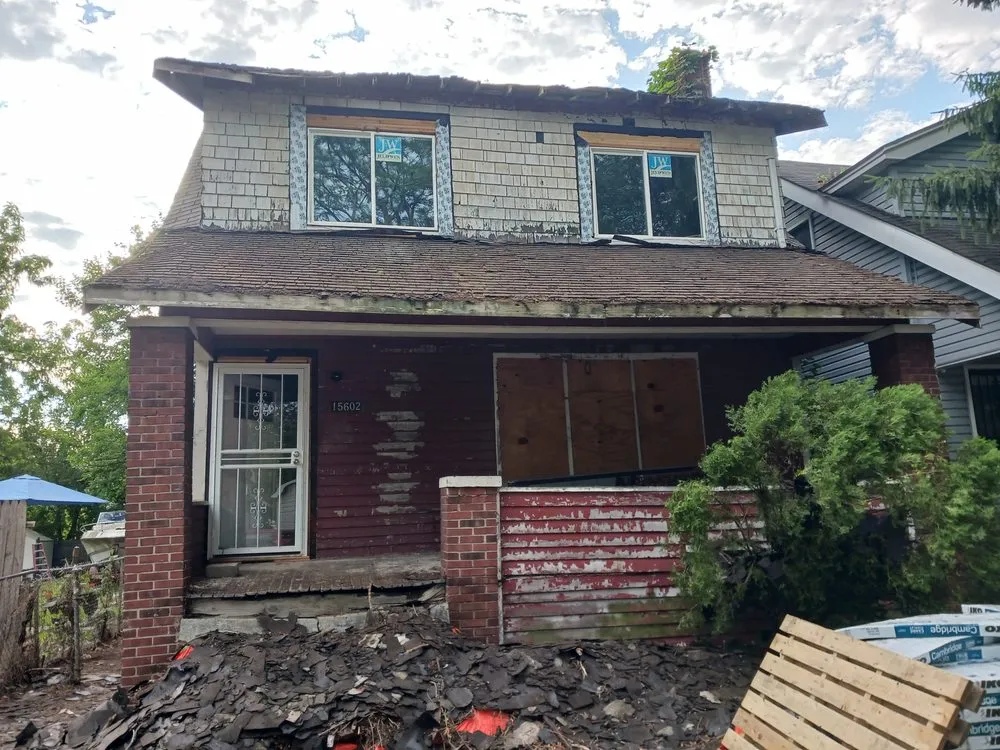 Custom yard maintenance with custom design in Hamtramck, MI by Mike's Grass Seed