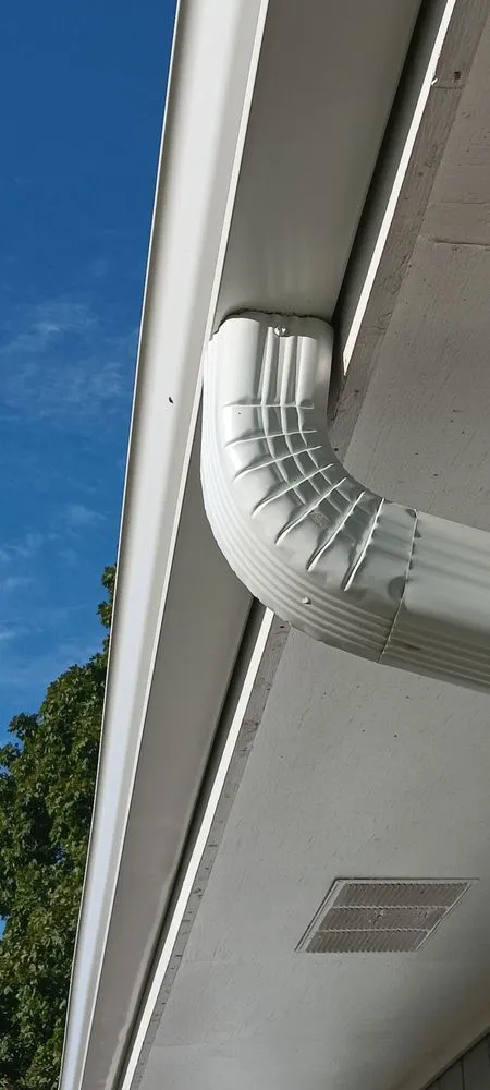 Expert lawn mowing service in Harrisonville, MO by Mikes Handymanand lawn and landscape