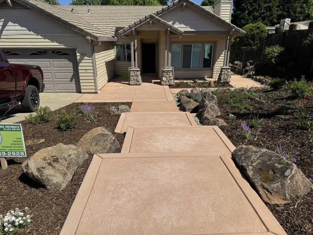 Top-rated lawn mowing service experts serving Rescue, CA - Mike's Landscaping & Hardscape