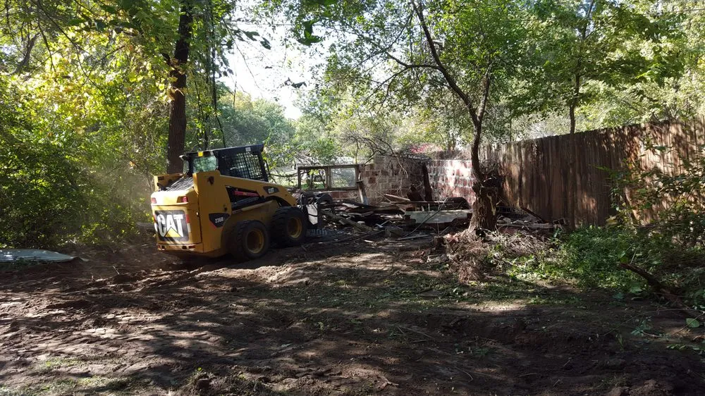 Expert landscaping services for beautiful yards in Independence, MO by Mike's Lawn And Landscaping