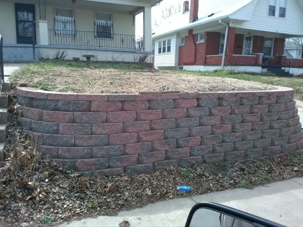 Top-rated lawn mowing service in Independence, MO - Mike's Lawn And Landscaping