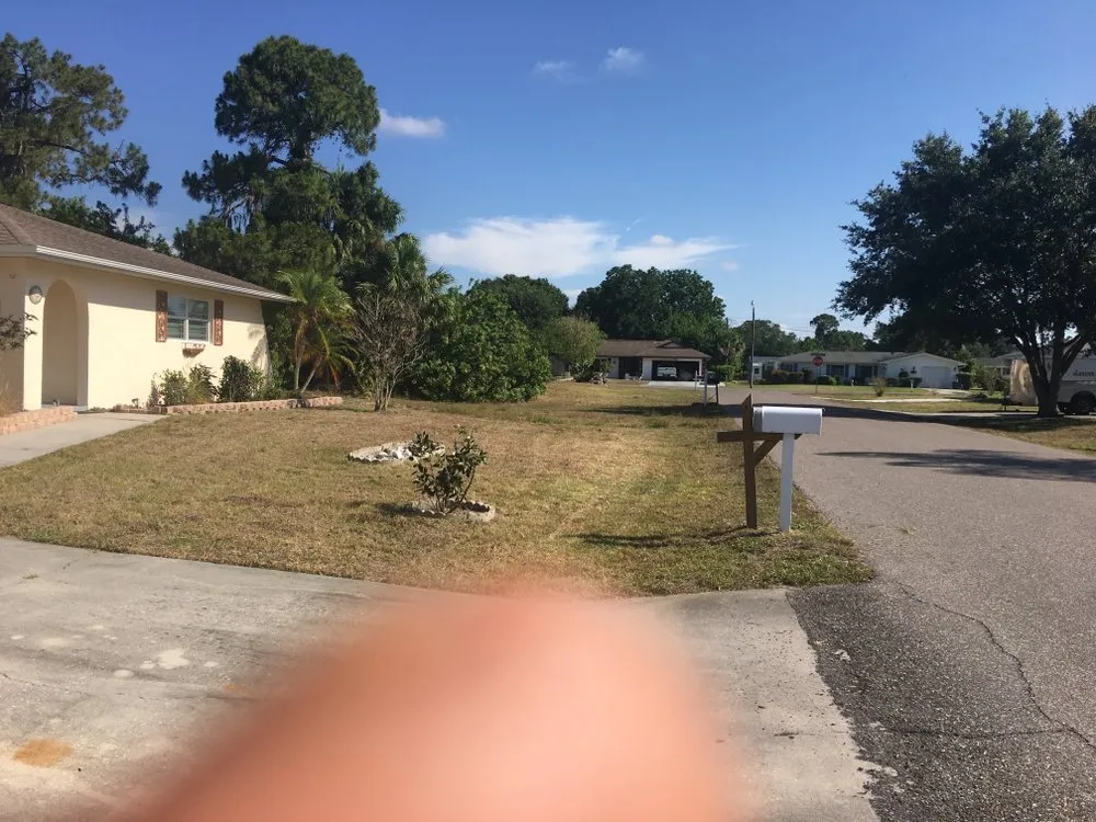 Affordable lawn care service in Port Charlotte, FL - Mike’s Lawn Service