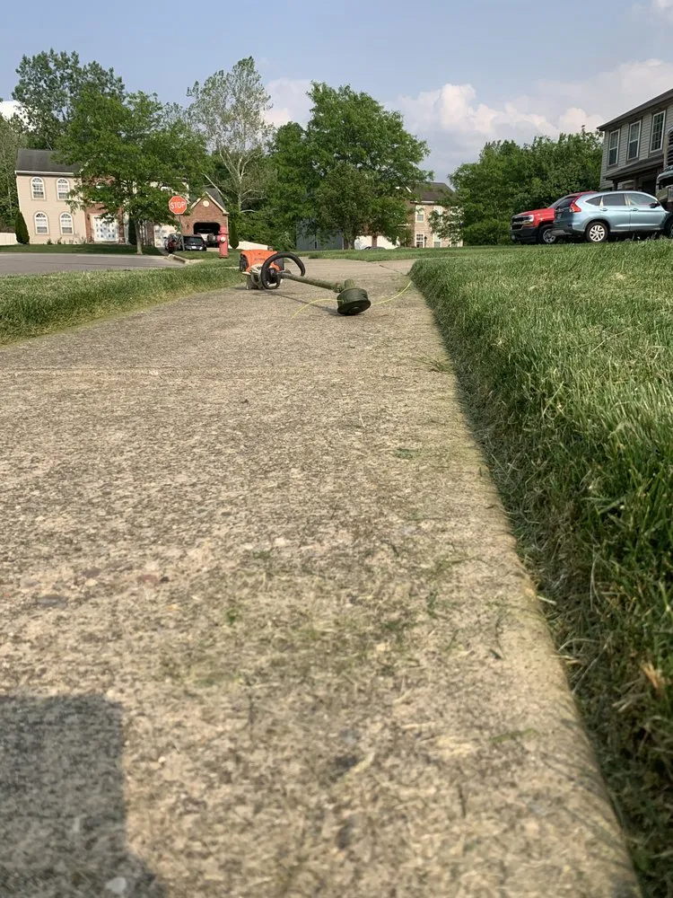 Expert lawn mowing service experts serving Baltimore, OH - Mike’s Mowin