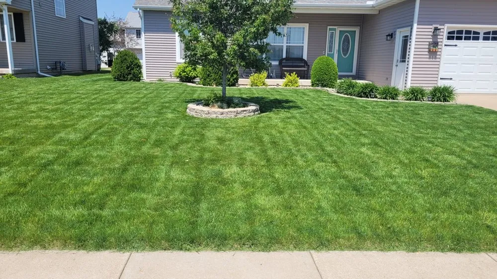 Trusted landscaping services with custom design across Washington, IL - Mike's Mowing & More