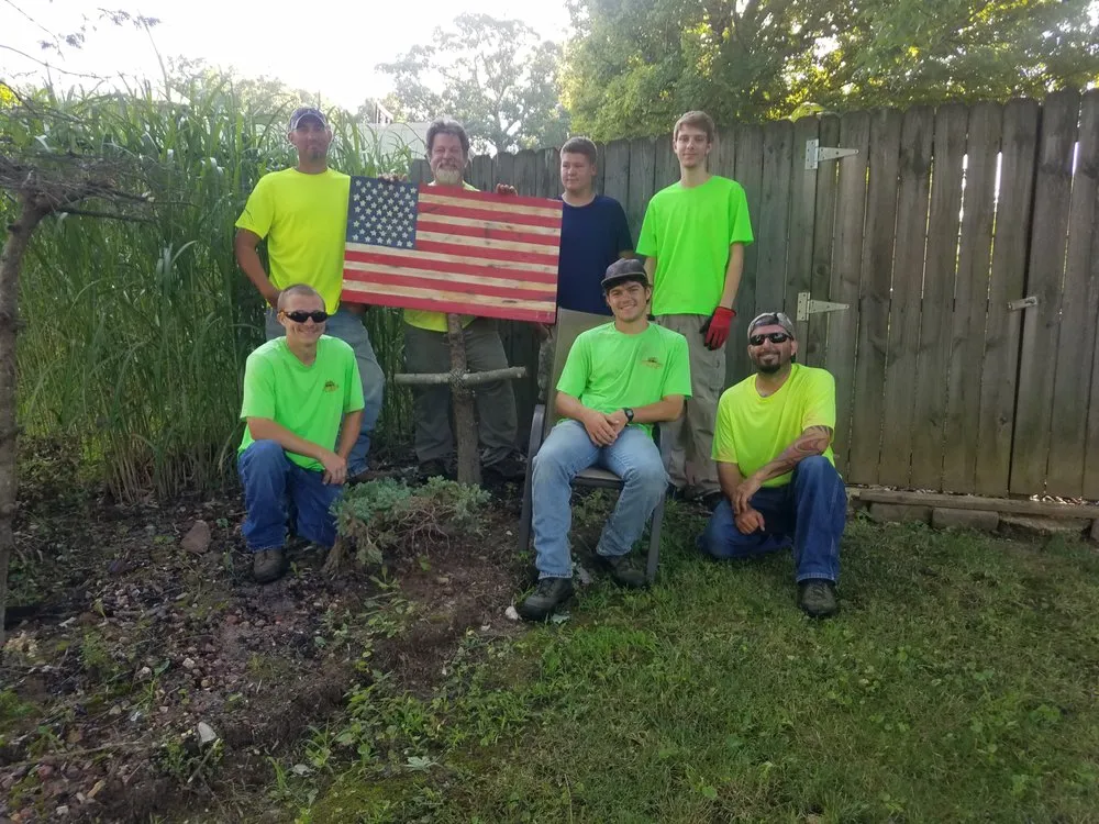 Top-rated garden landscaping in Cape Girardeau, MO by Mike's Mowing and More