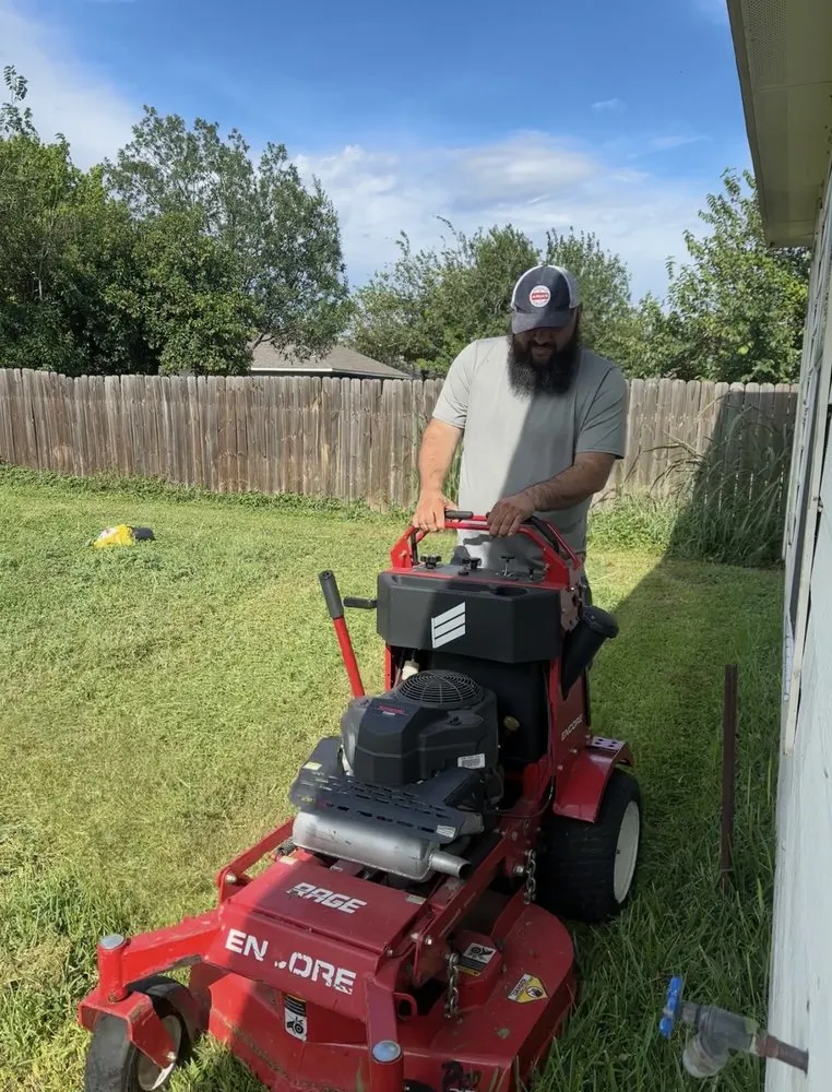 Reliable residential landscaping in Manor, TX - Mike’s Mowing Services