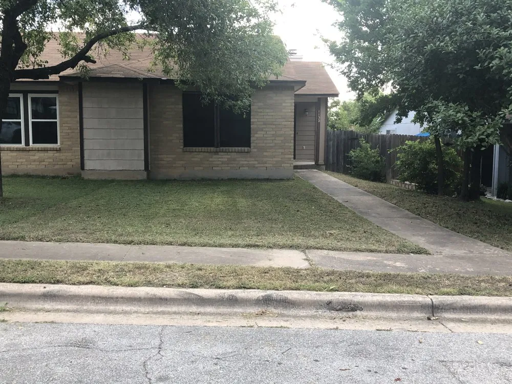 Top-rated yard cleanup service in Manor, TX - Mike’s Mowing Services