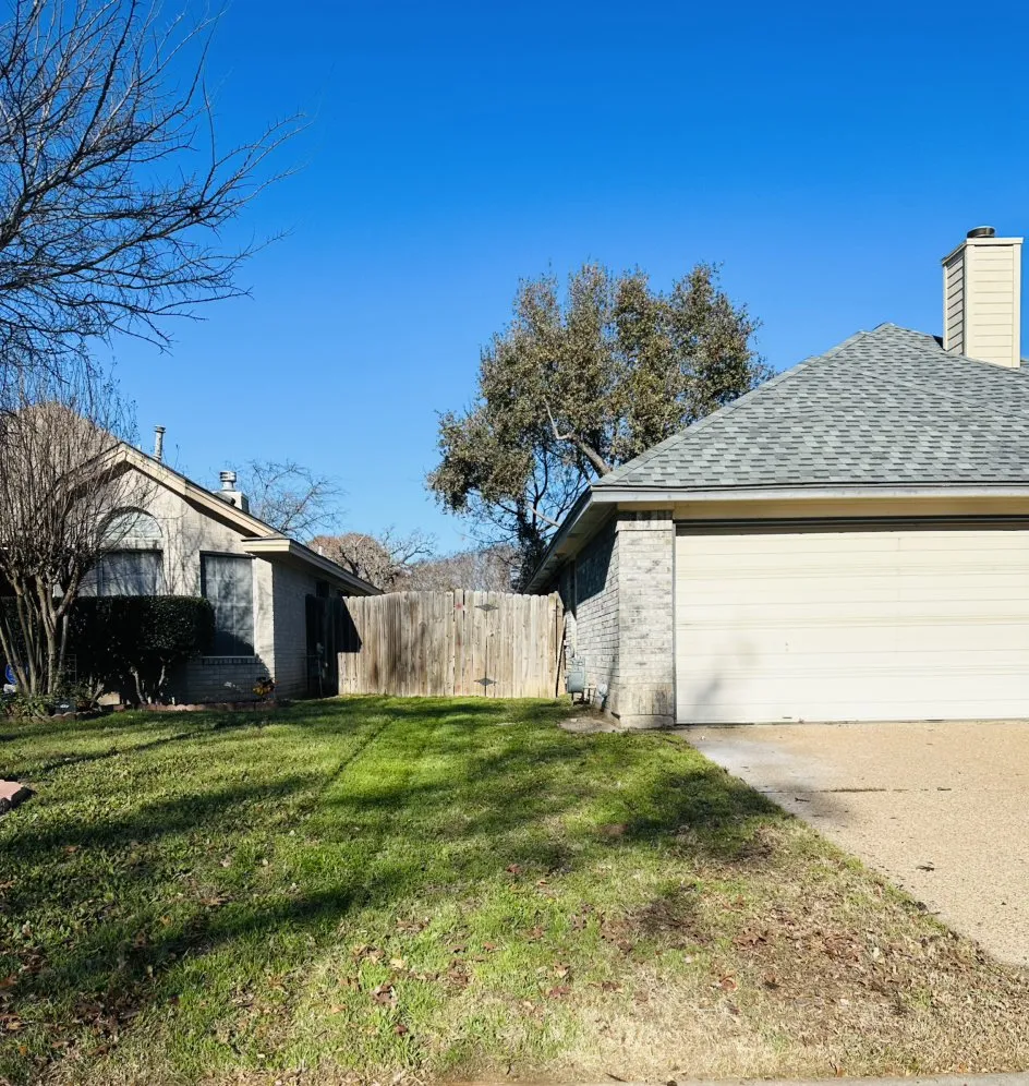 Reliable outdoor landscaping for beautiful yards across Manor, TX - Mike’s Mowing Services