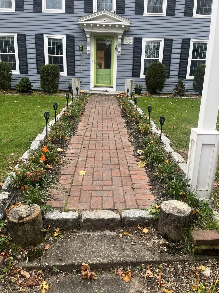 Top-rated lawn care service in Richmond, RI - Mike's Yard Clean up