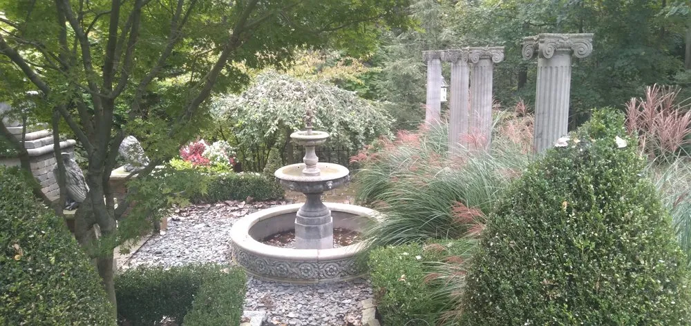 Professional garden landscaping experts serving Dayton, OH - Mikesell's Lawn Care