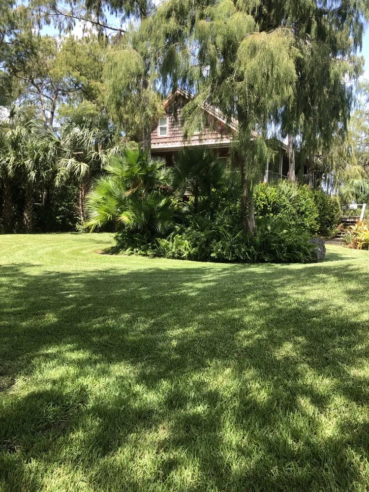 Professional lawn mowing service experts serving Naples, FL - Mikes's Southern Green Landscaping