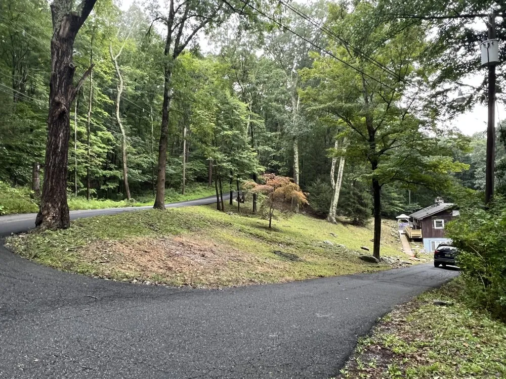 Affordable yard maintenance for beautiful yards across Stanhope, NJ - Mikey’s Landscaping Services