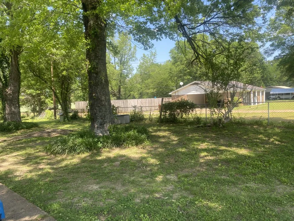 Custom lawn mowing service experts serving Milan, TN - Milan Lawn Care