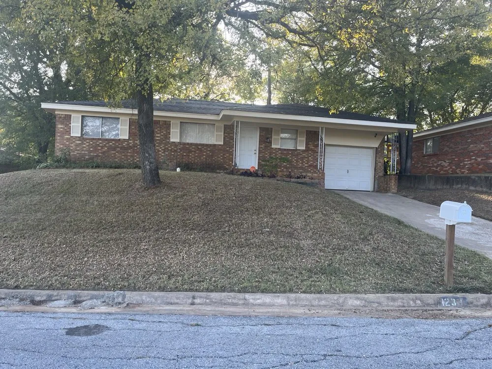 Custom yard maintenance in Carrollton, TX - Milas Lawn Care