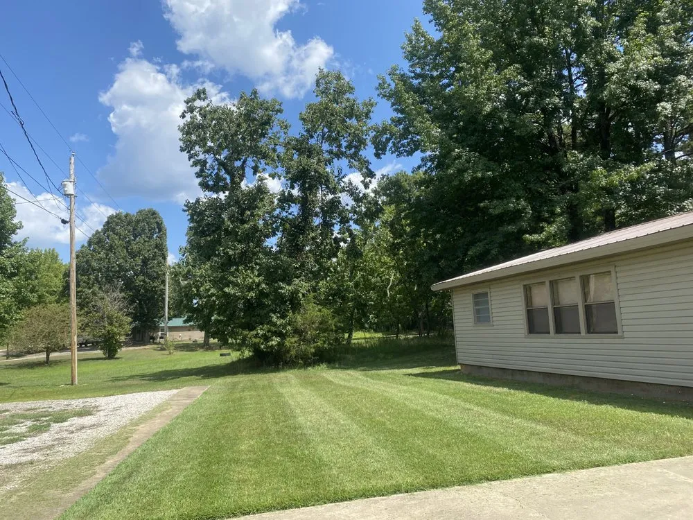 Top-rated lawn care service experts serving Mulberry, AR - Mill Creek Lawn Care