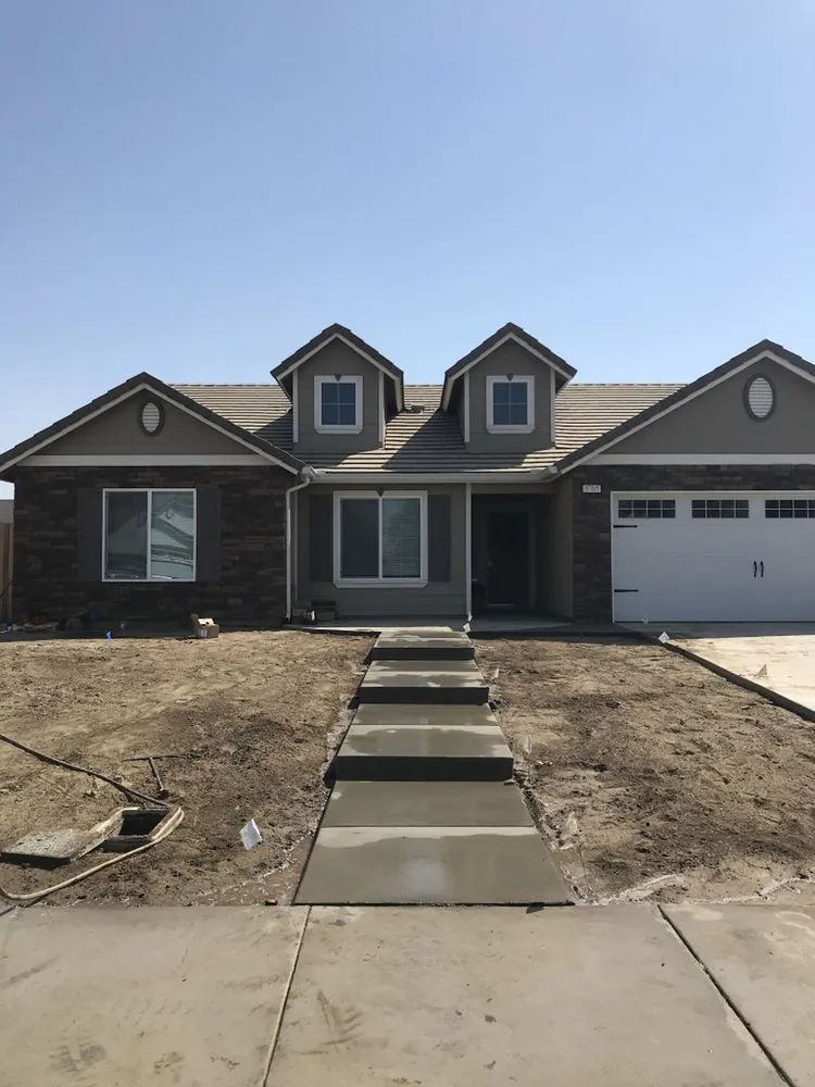 Trusted yard cleanup service in Bakersfield, CA by Millan Landscape