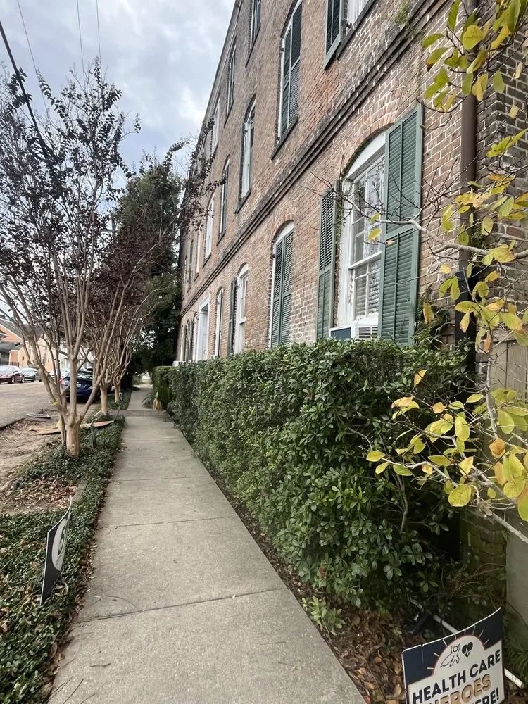 Professional garden landscaping in Belle Chasse, LA - Miller Black