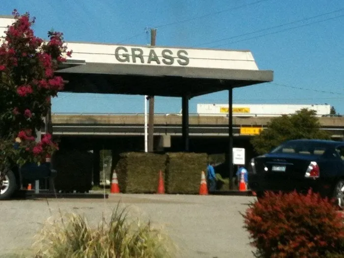 Custom lawn care service experts serving Dallas, TX - Miller Grass Company