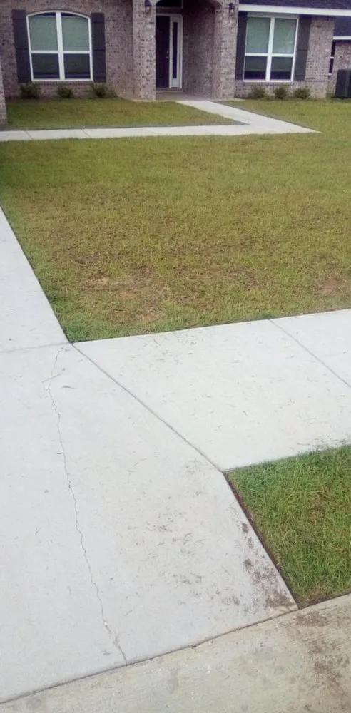 Top-rated garden landscaping for homes in DIberville, MS by Miller Lawn Service And Tree Removal