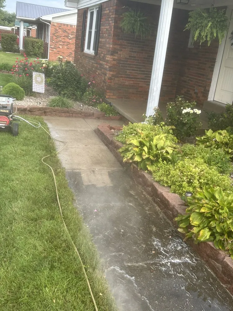 Local yard maintenance experts serving Hardinsburg, KY - Millers Lawn Care