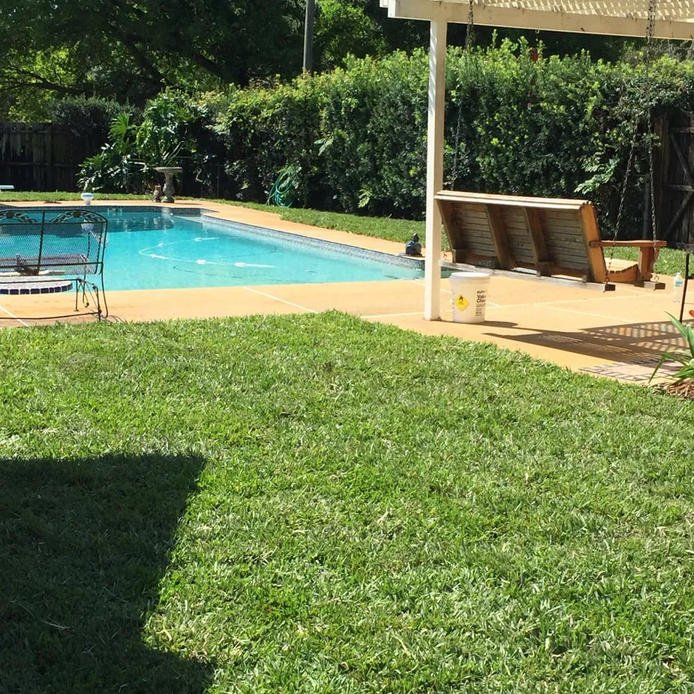 Custom garden landscaping in Apopka, FL by Millers Sod Sales