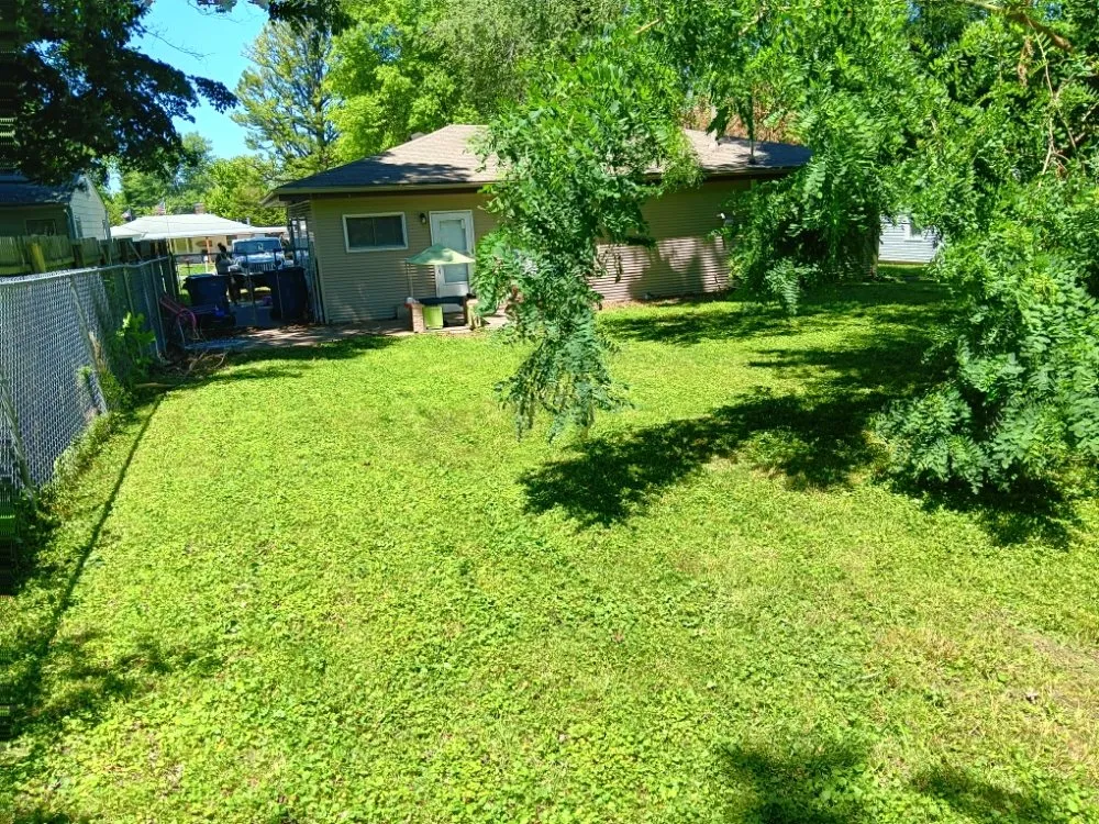 Reliable garden landscaping with custom design in Collinsville, IL by Milley's Lawn and Power Wash Services