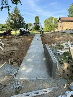 Milliner Earth Works Logo