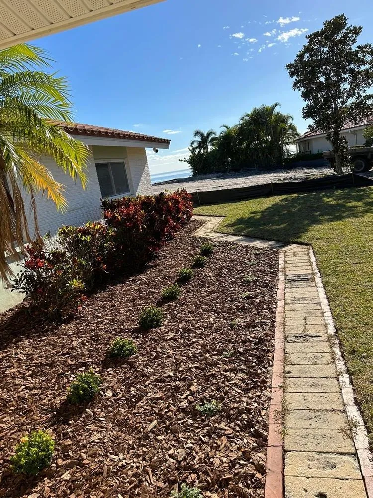 Local garden landscaping in St. Petersburg, FL by Mills Landscaping