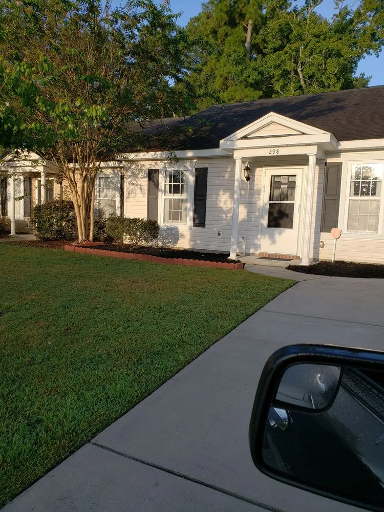 Expert yard maintenance near you across Charleston, SC - Mills Mowers