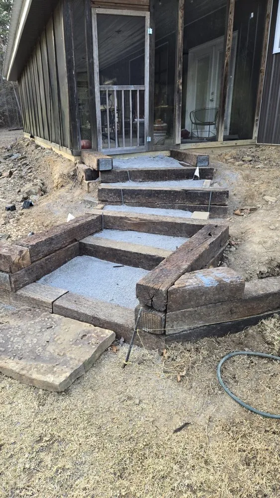 Top-rated landscaping services in Mt Vernon, AR by Millsaps Custom Creations
