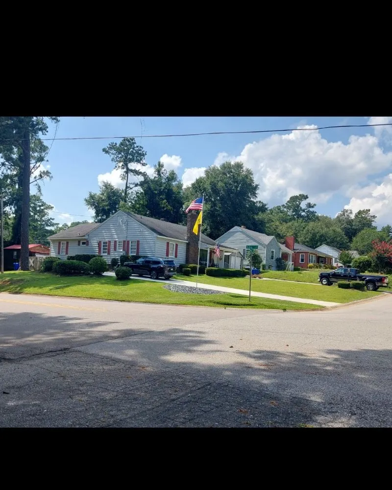 Professional garden landscaping experts serving Raeford, NC - Milos's Landscaping